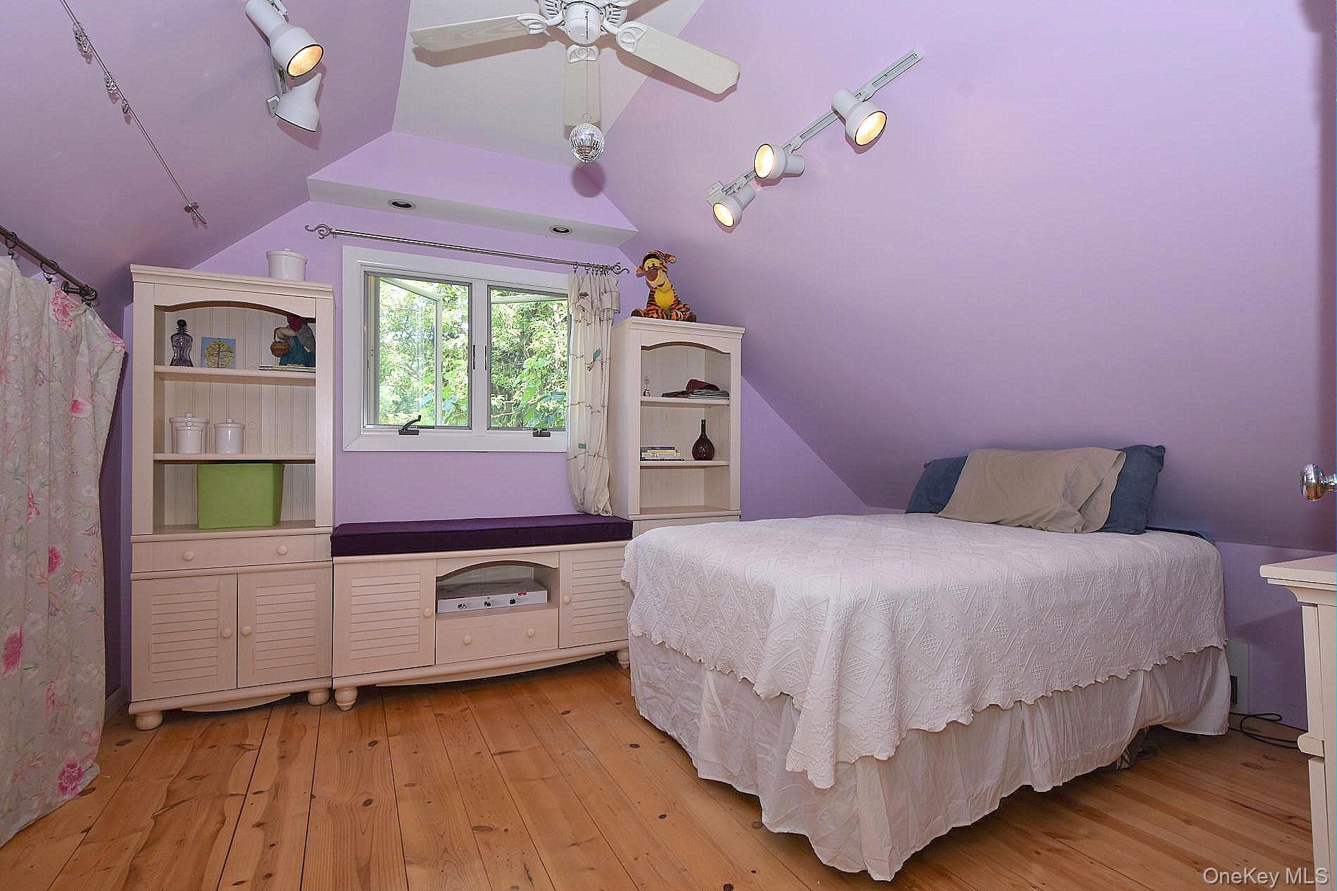 16 Brightview Drive Property Photo 15