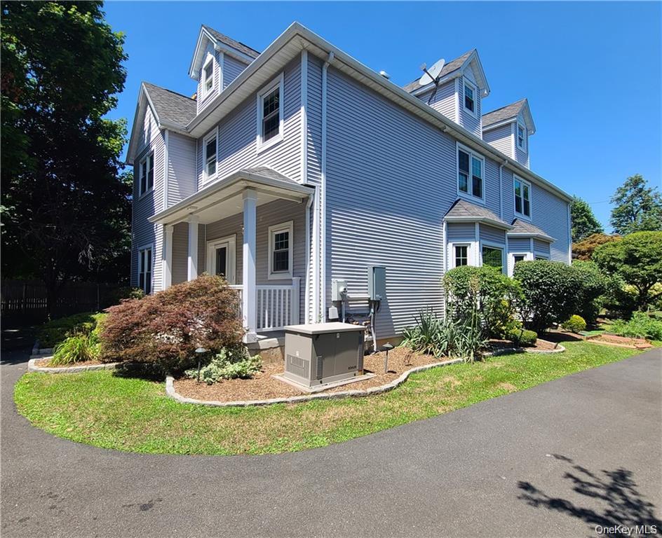 76 Smith Avenue Property Photo 2