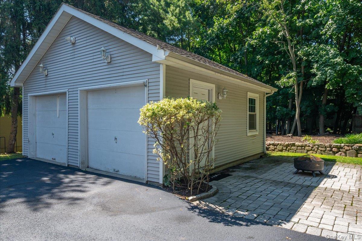 76 Smith Avenue Property Photo 6