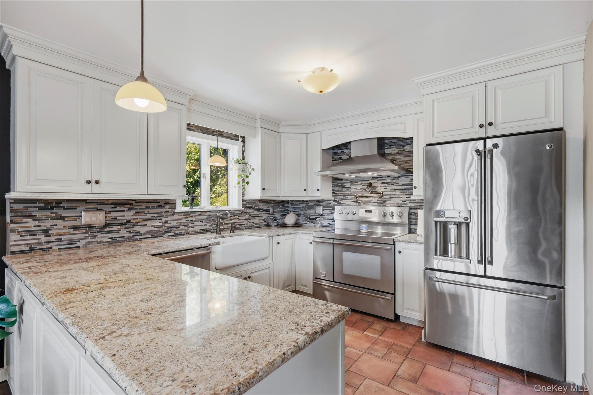 101 Westchester Avenue Property Photo 18