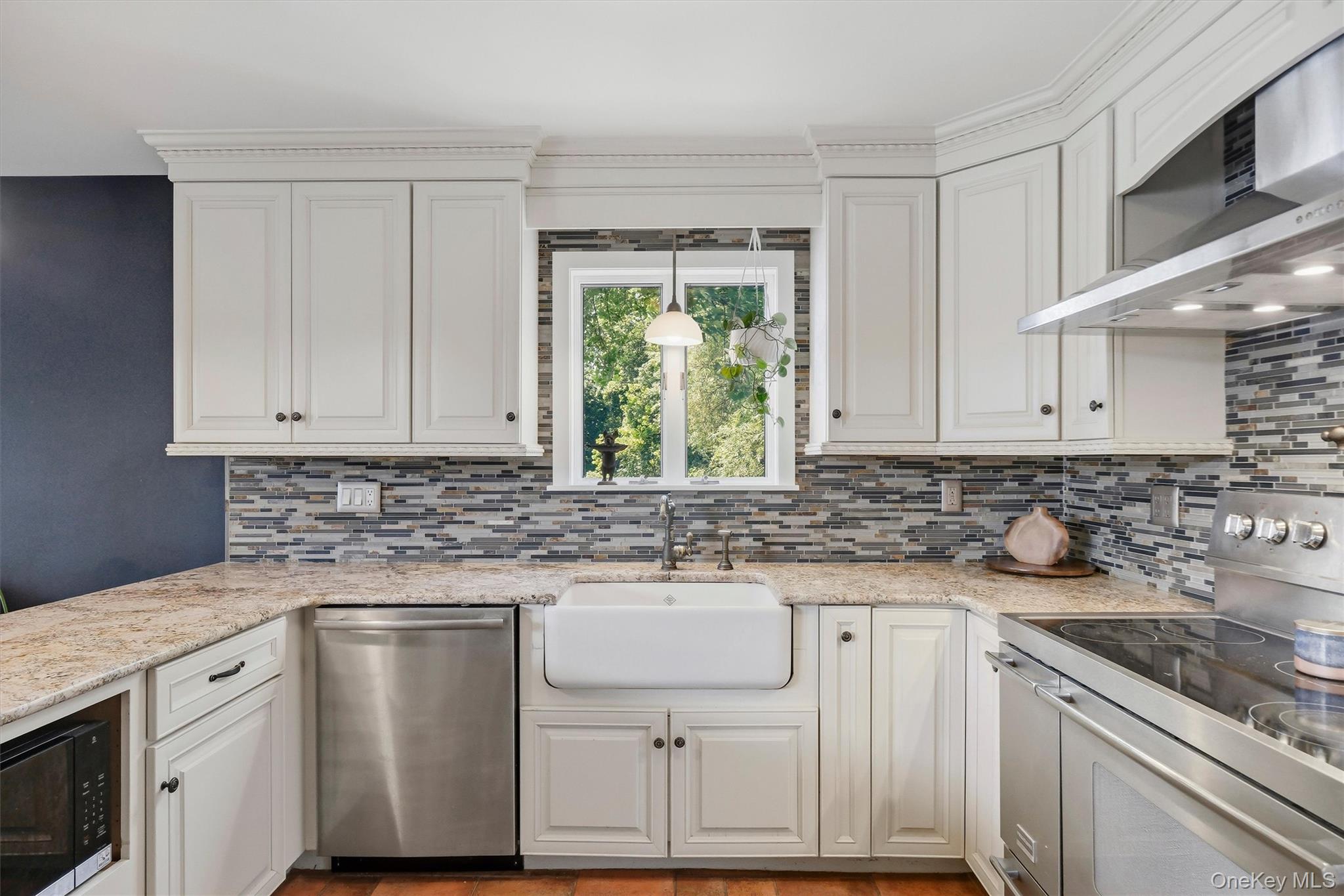 101 Westchester Avenue Property Photo 19