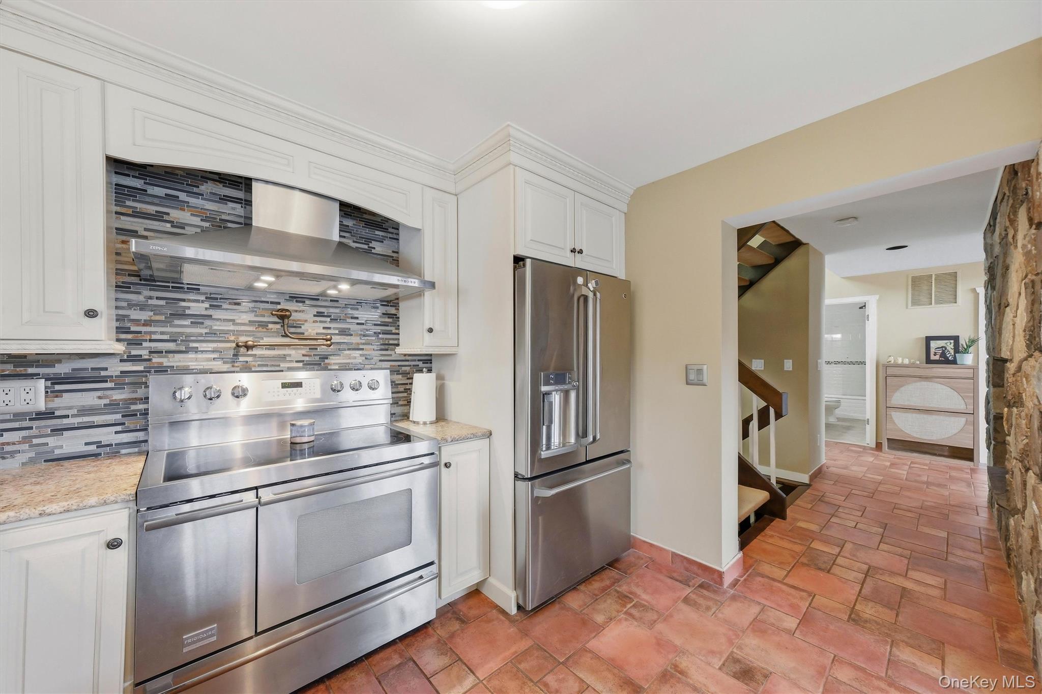 101 Westchester Avenue Property Photo 23