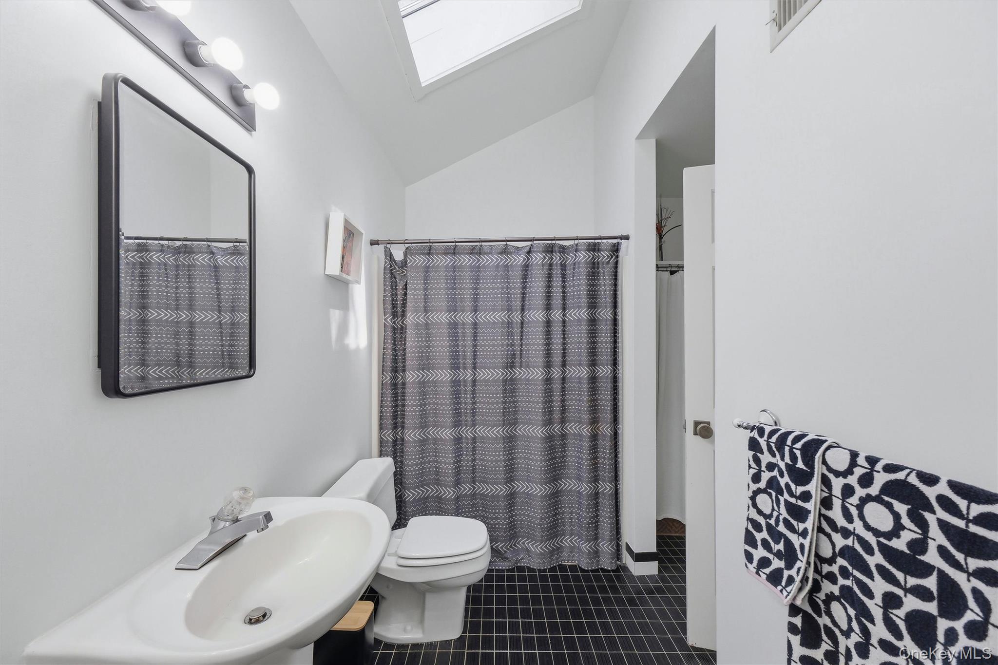 101 Westchester Avenue Property Photo 31