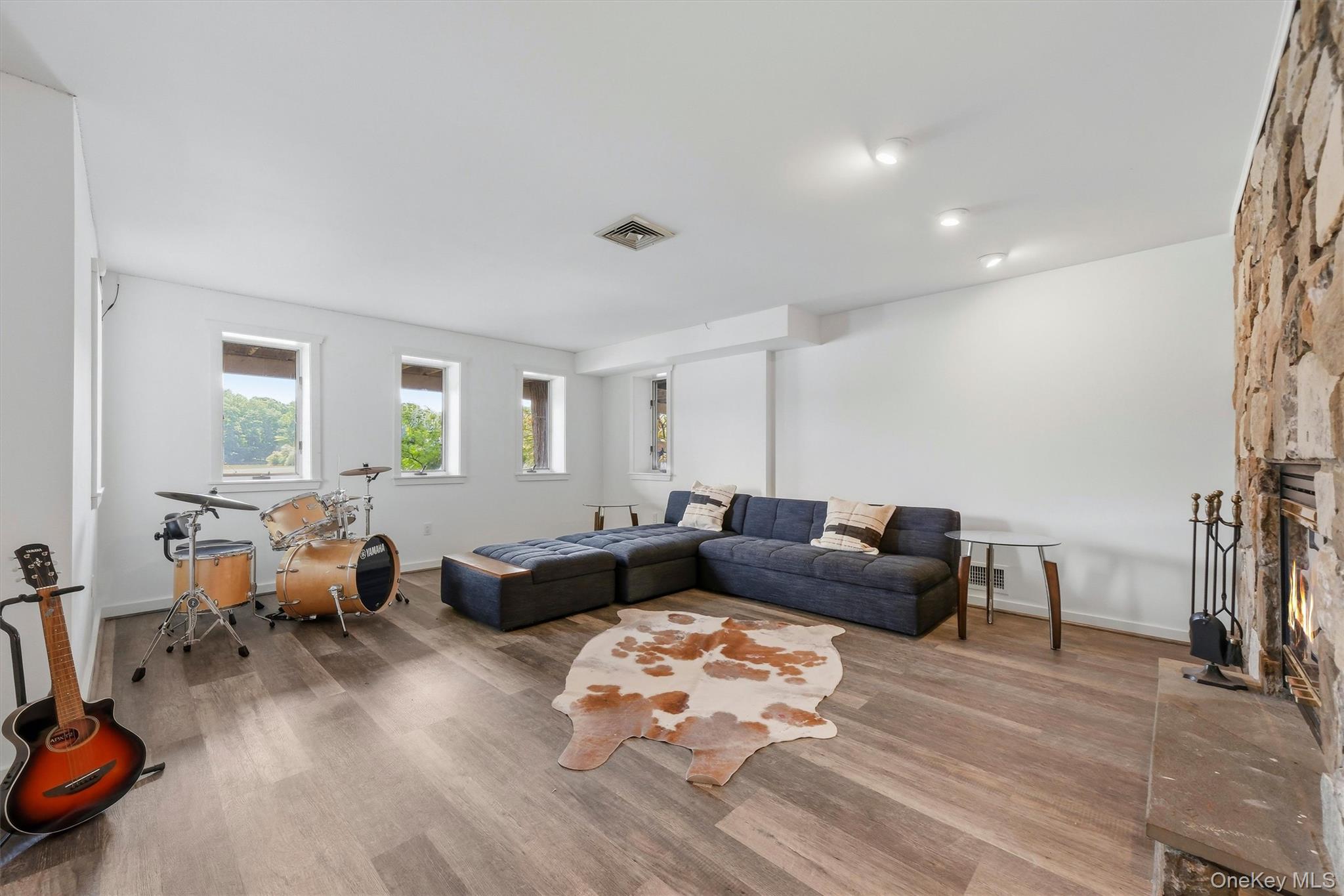 101 Westchester Avenue Property Photo 36