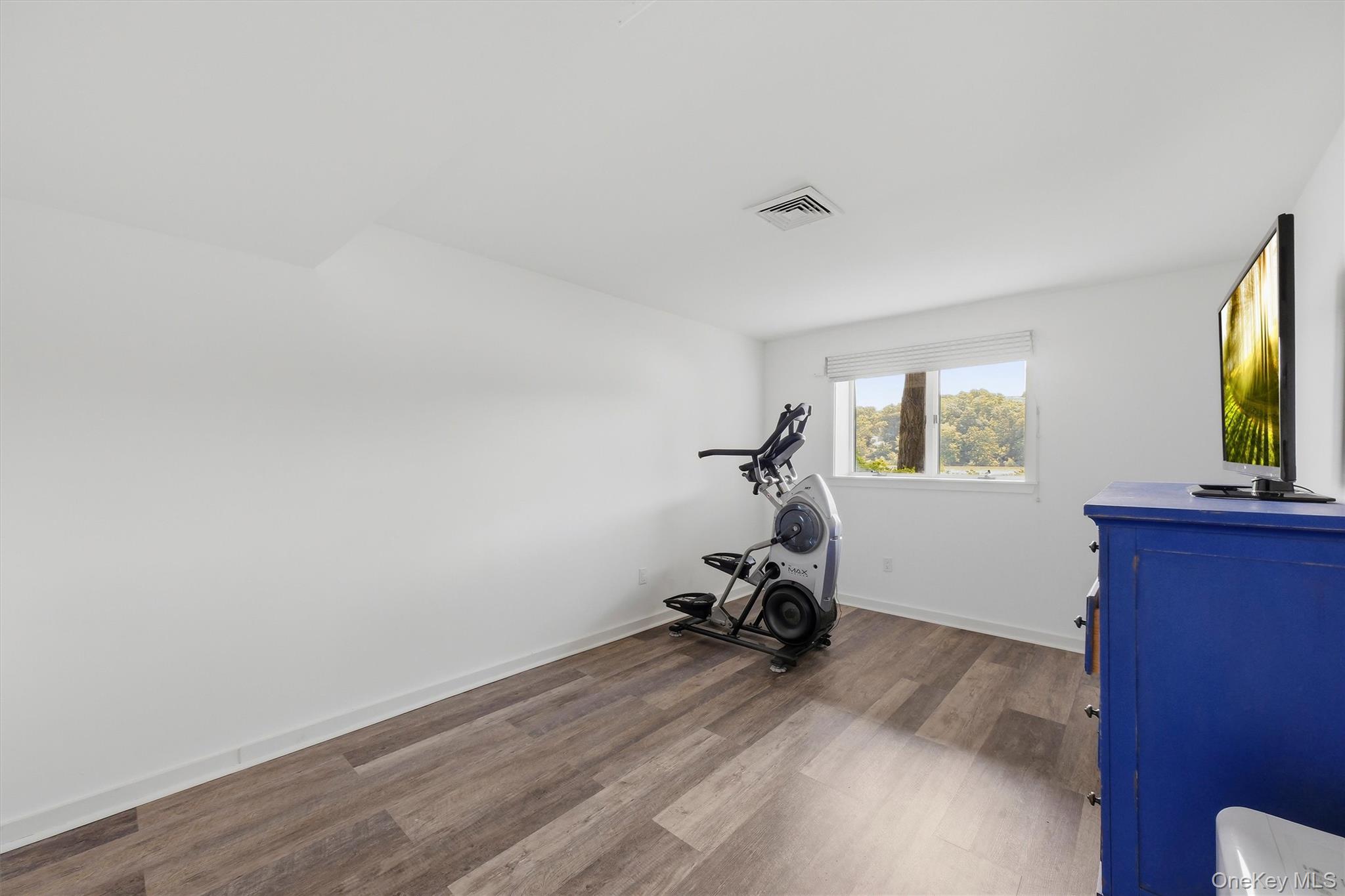 101 Westchester Avenue Property Photo 39