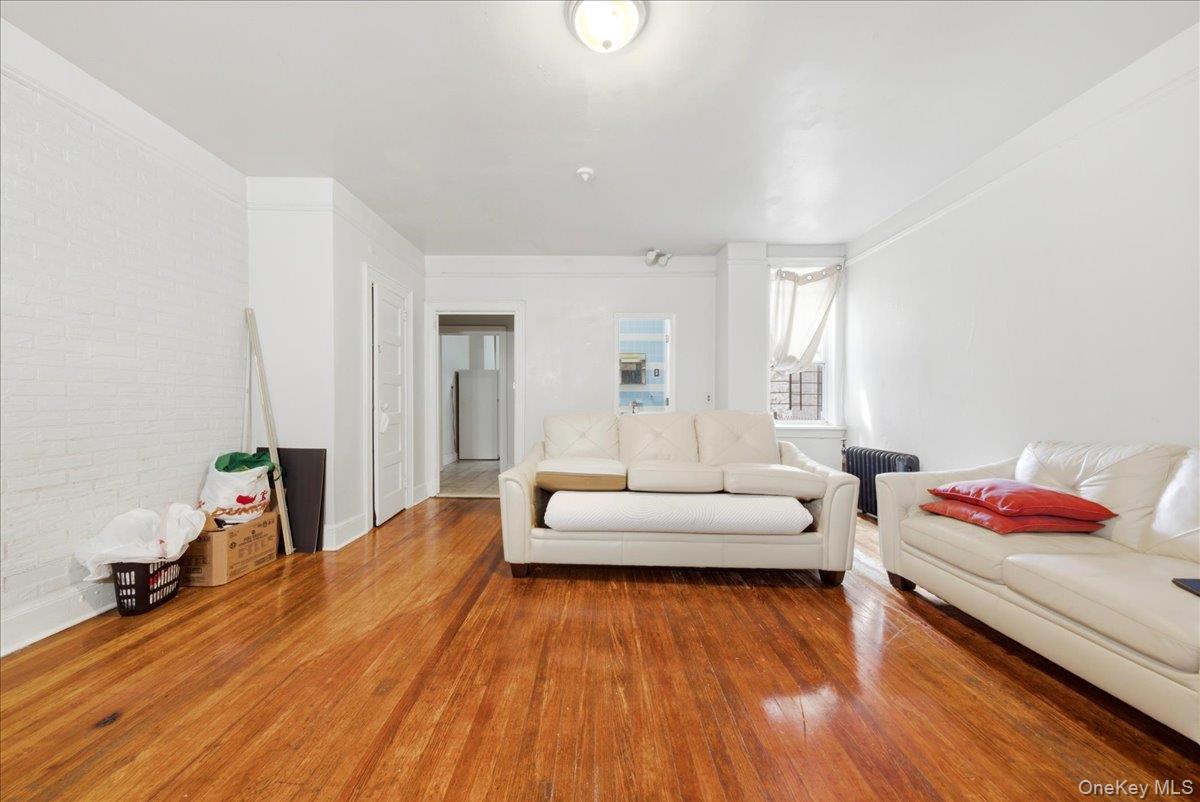 3232 Bronxwood Avenue Property Photo 7