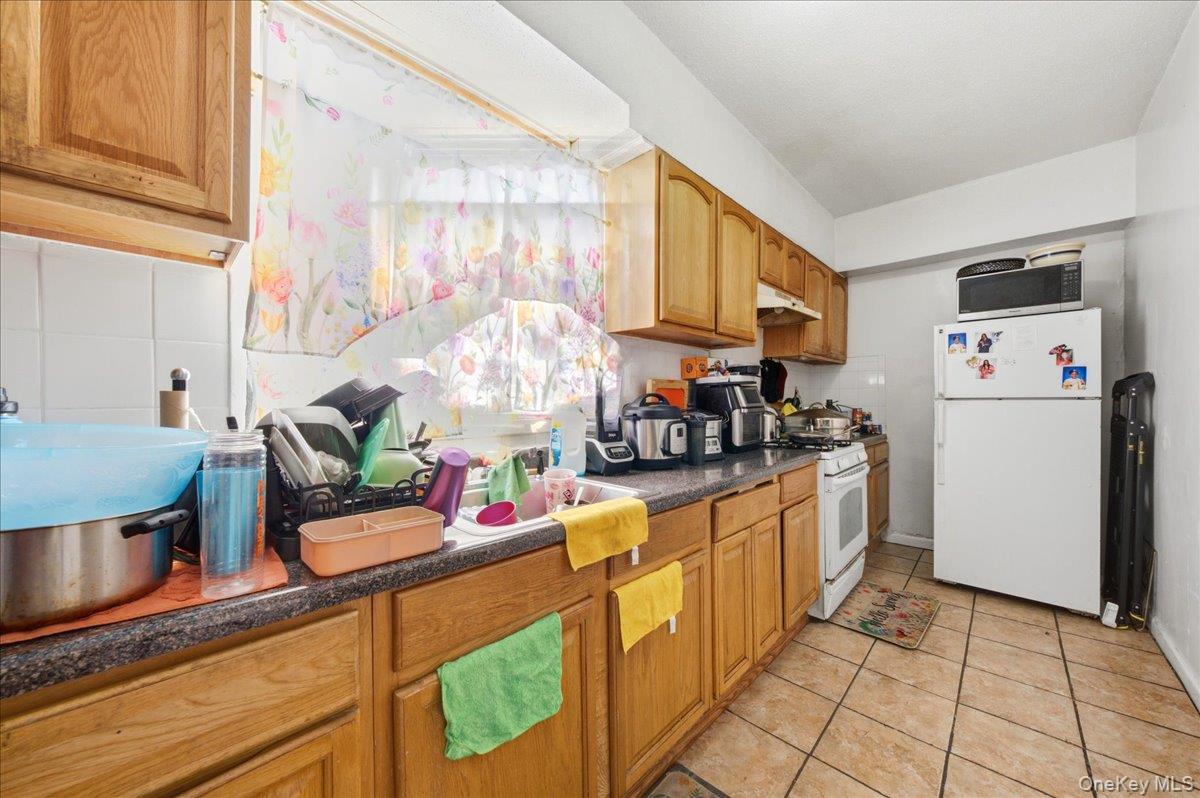 3232 Bronxwood Avenue Property Photo 15