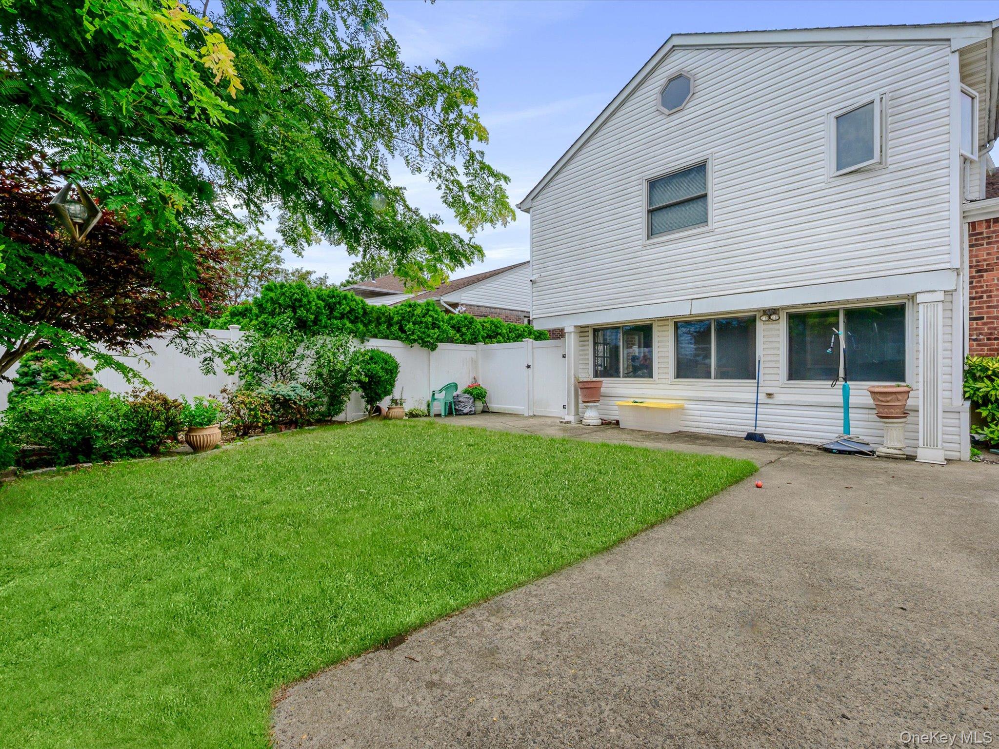 2182 Baylis Avenue Property Photo 25