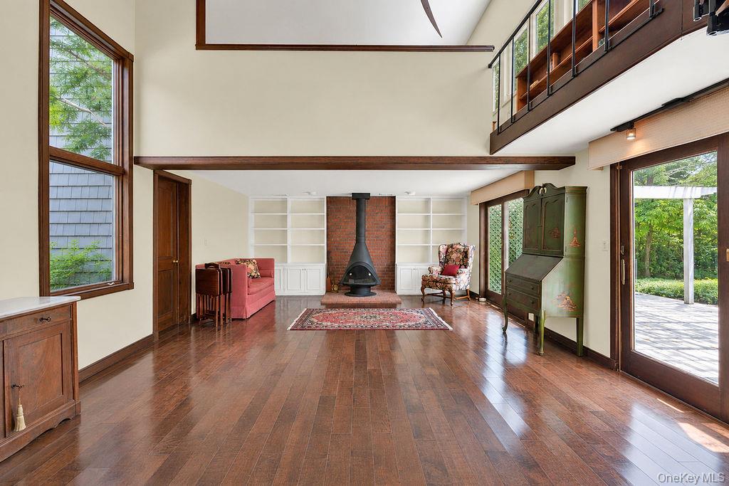 7 Tuthill Lane Property Photo 6