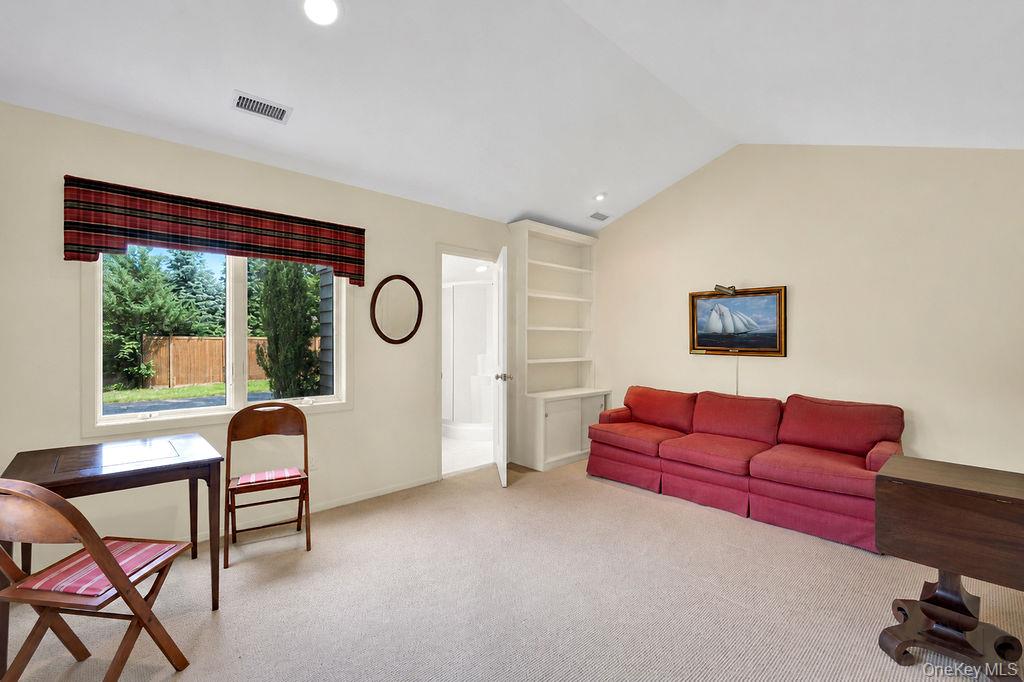 7 Tuthill Lane Property Photo 9