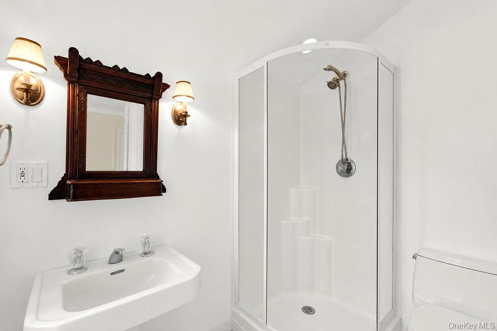 7 Tuthill Lane Property Photo 10
