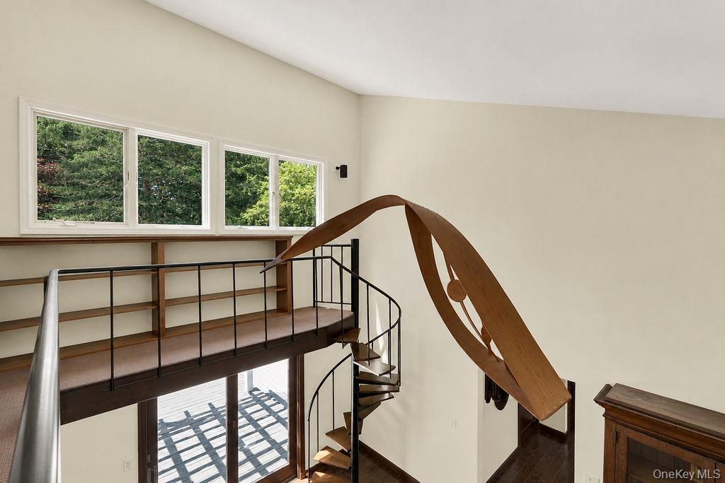 7 Tuthill Lane Property Photo 11