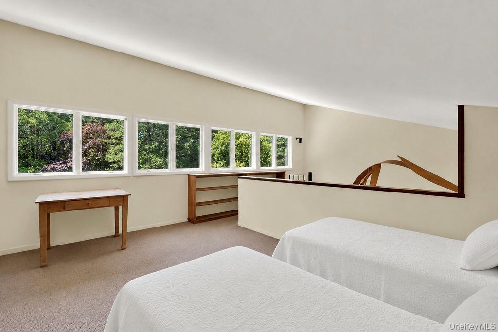 7 Tuthill Lane Property Photo 13