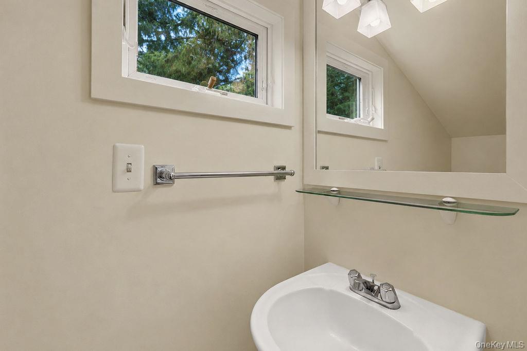 7 Tuthill Lane Property Photo 14