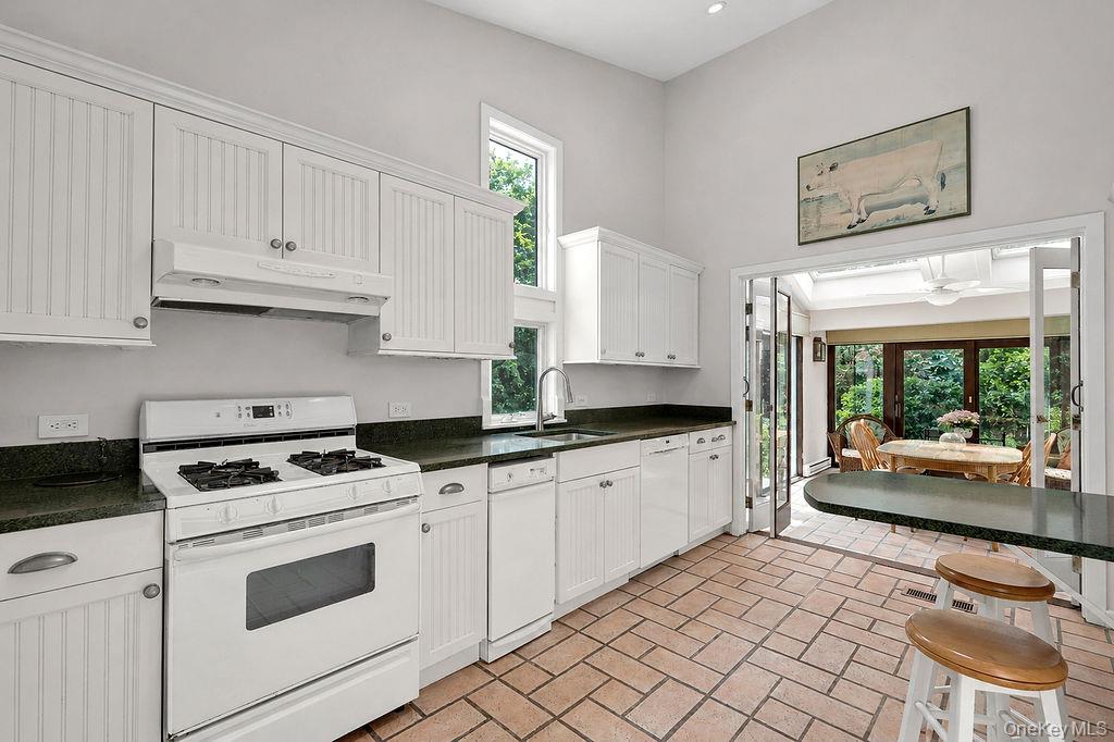 7 Tuthill Lane Property Photo 22