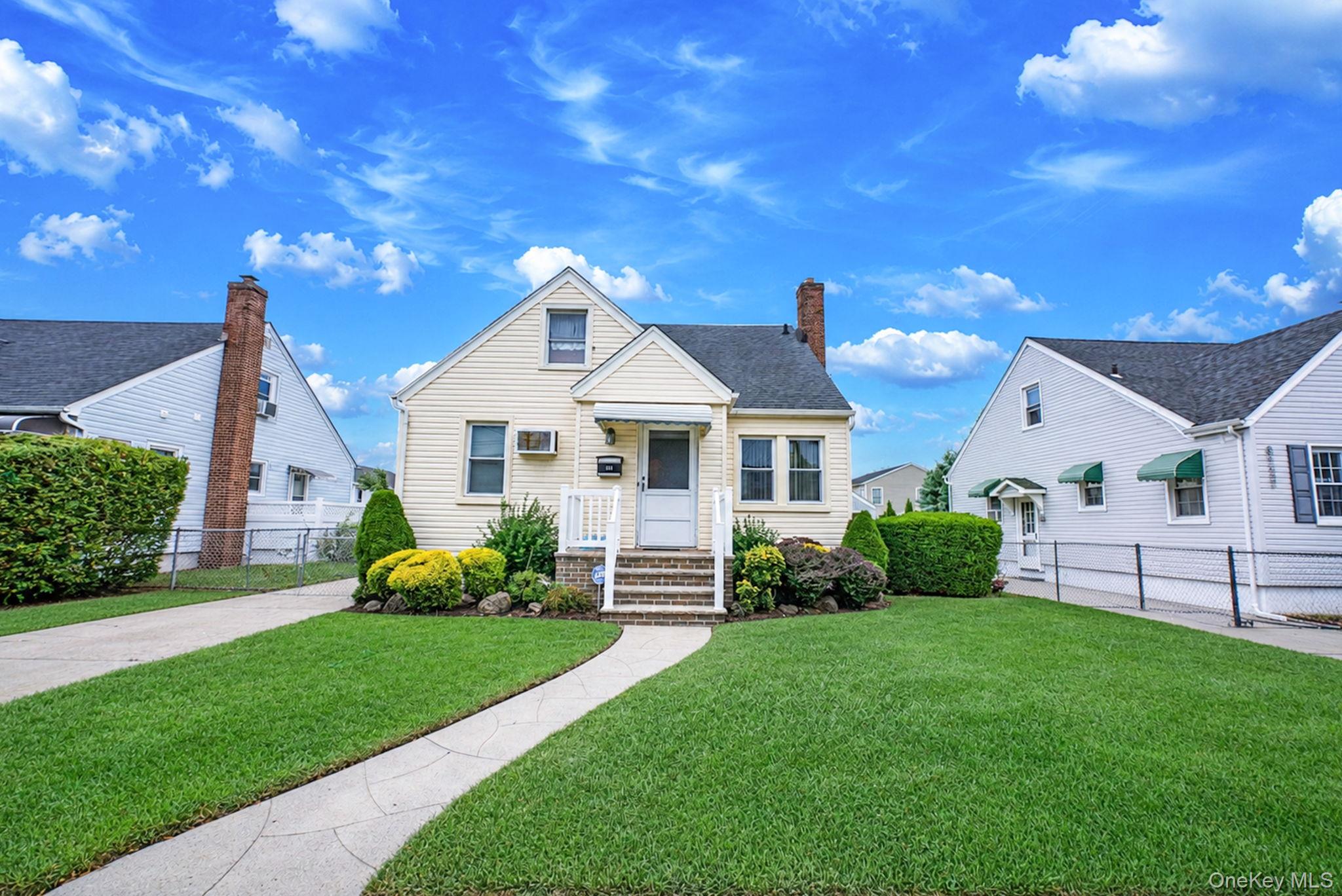 1111 Esther Street Property Photo 1