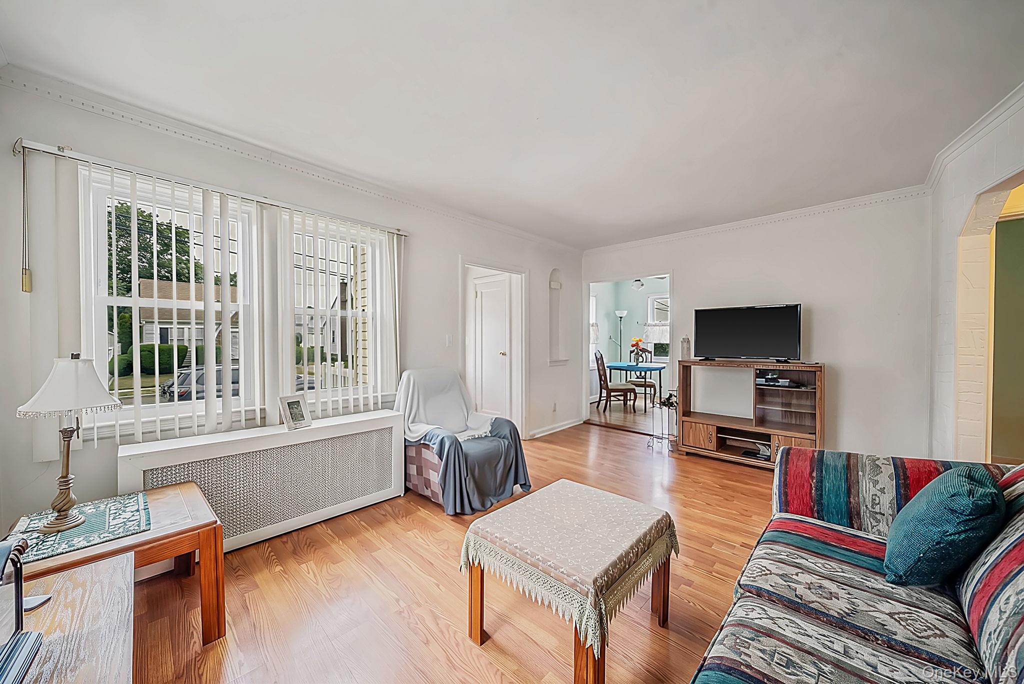 1111 Esther Street Property Photo 5