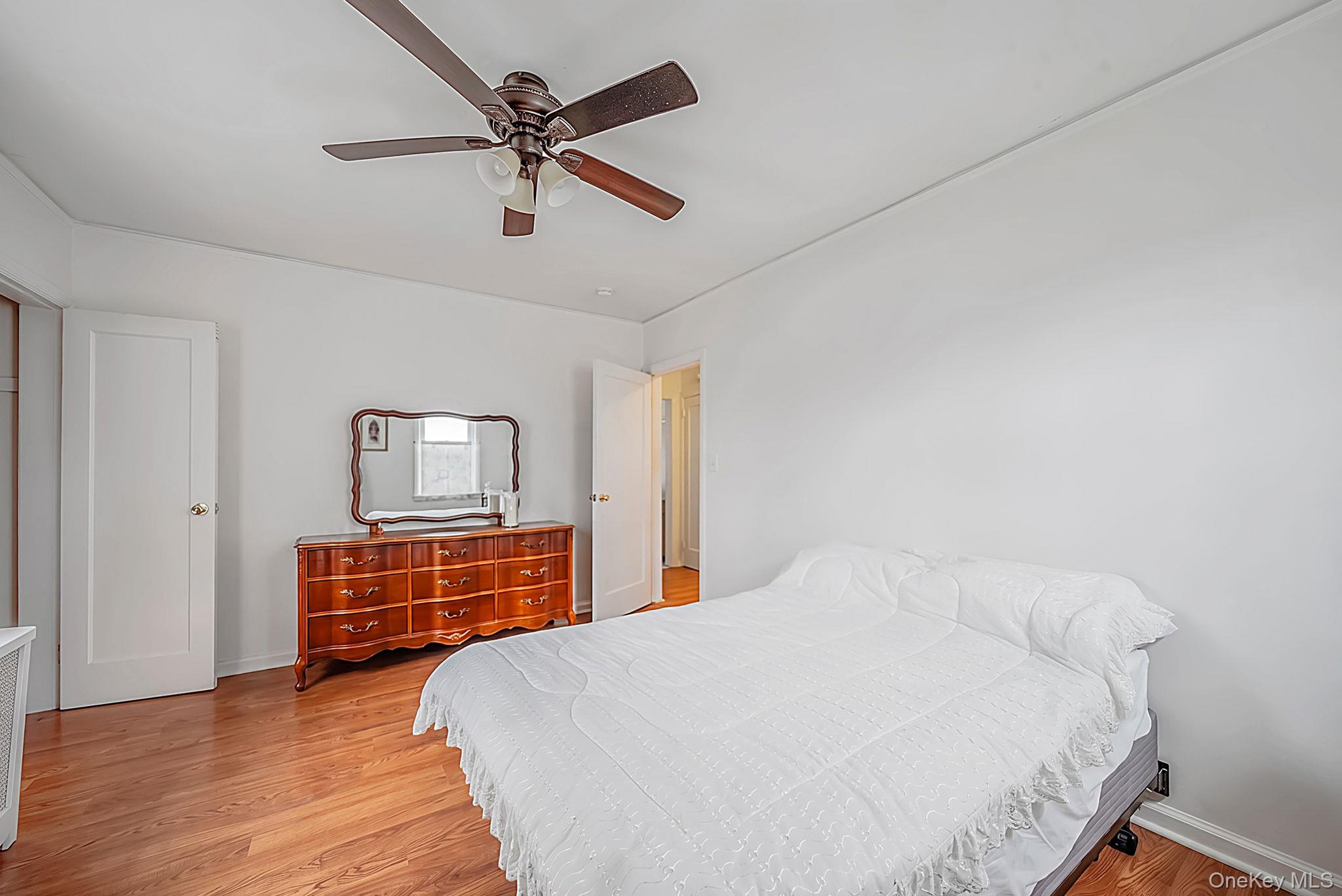 1111 Esther Street Property Photo 20