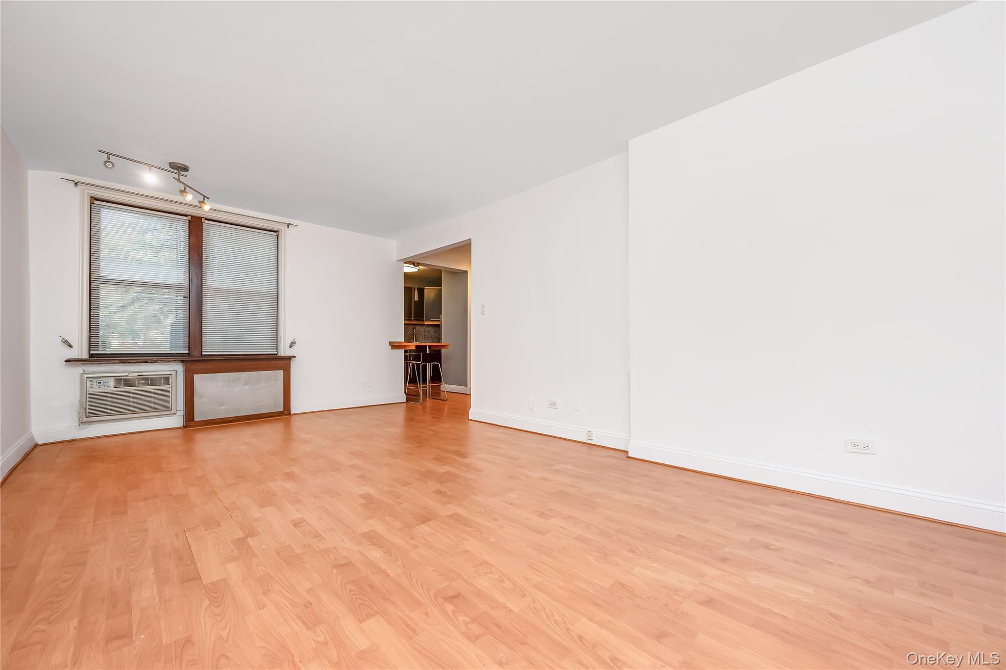 14050 Burden Crescent 2e Property Photo 12