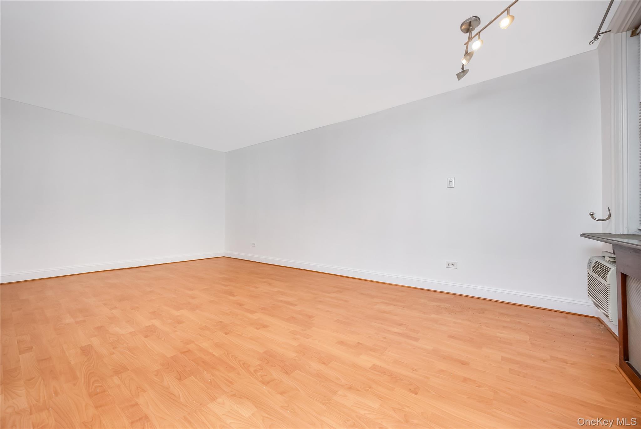 14050 Burden Crescent 2e Property Photo 15