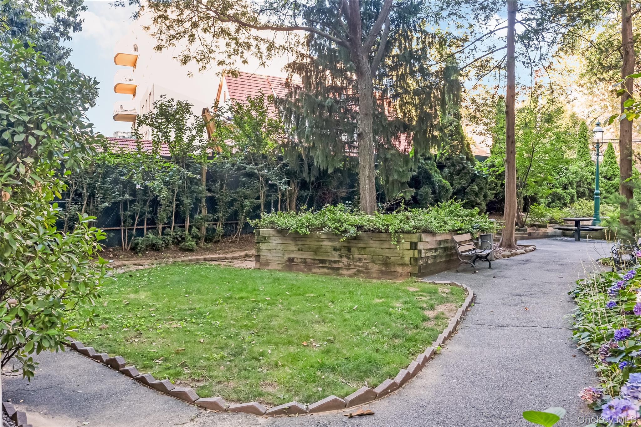 14050 Burden Crescent 2e Property Photo 20