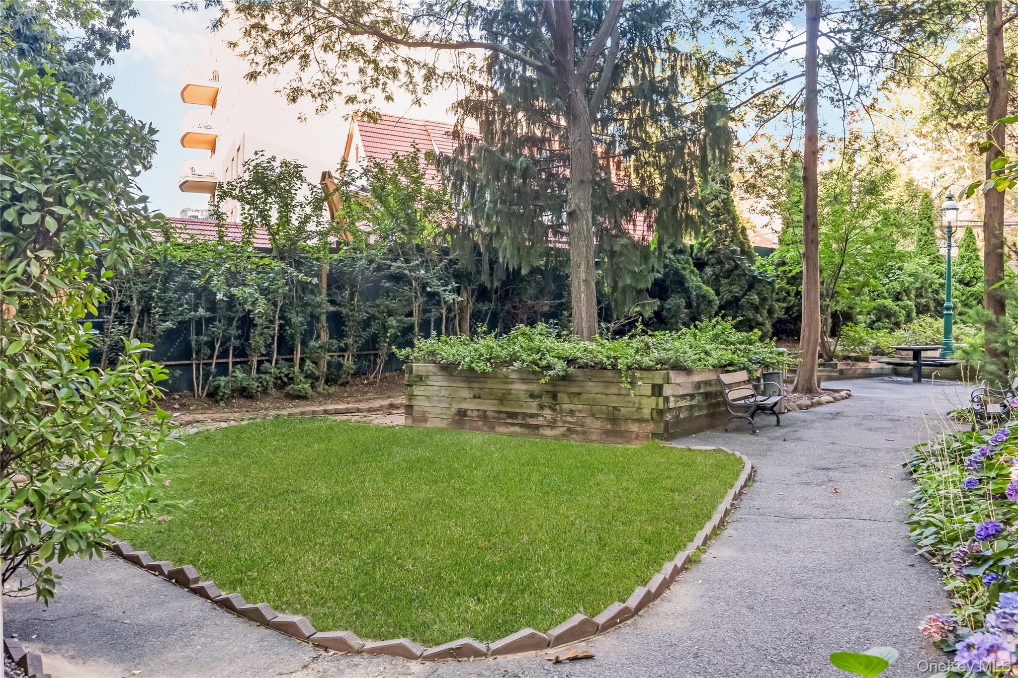 14050 Burden Crescent 2e Property Photo 24