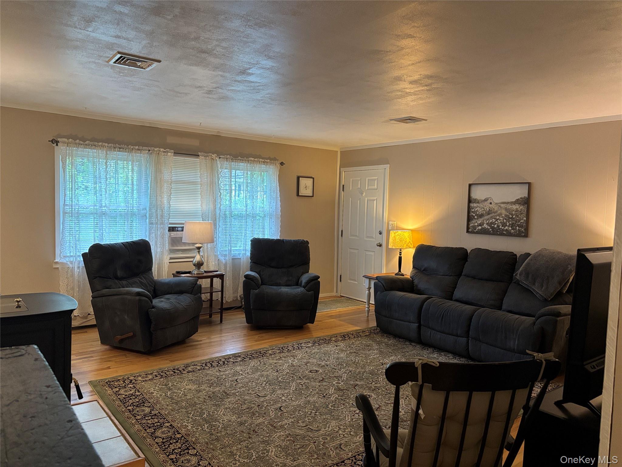 72 Fanning Boulevard Property Photo 6