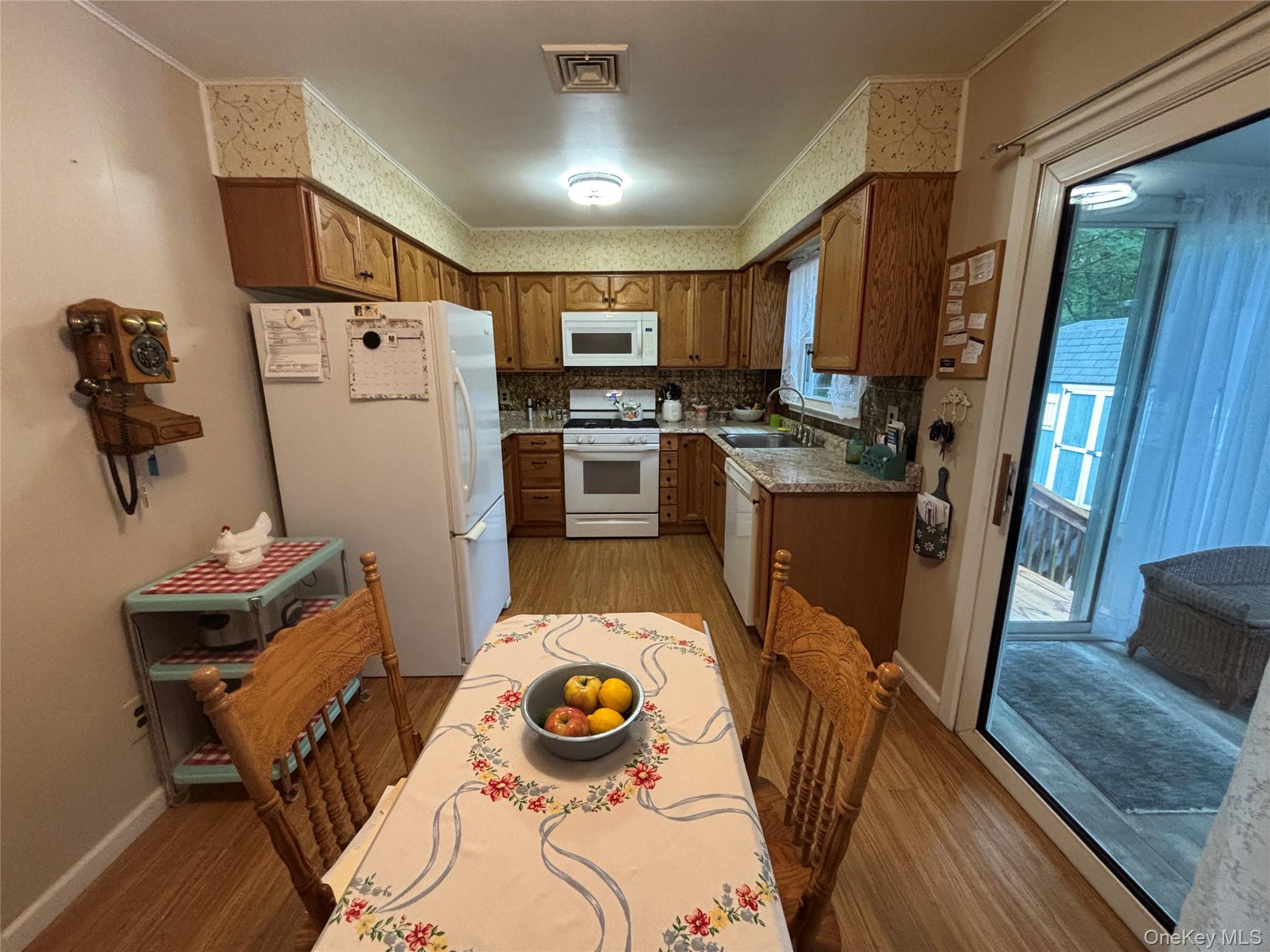 72 Fanning Boulevard Property Photo 10