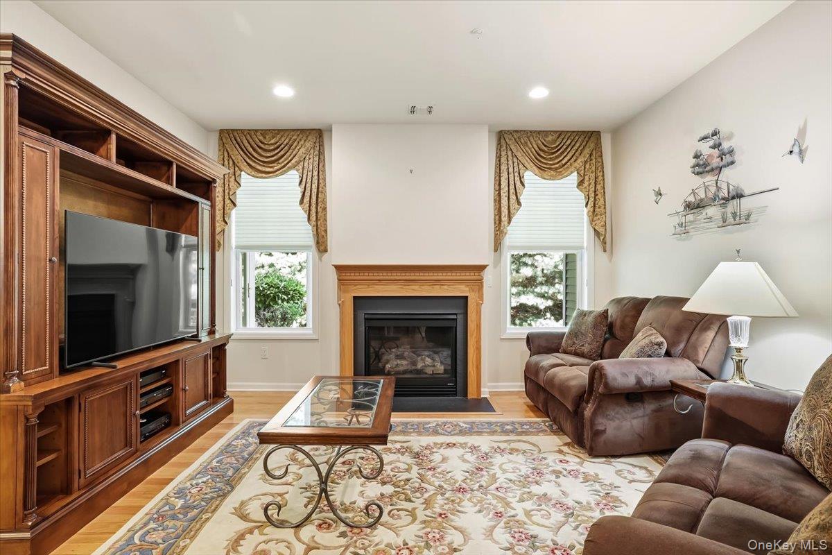 189 Symphony Drive Property Photo 7