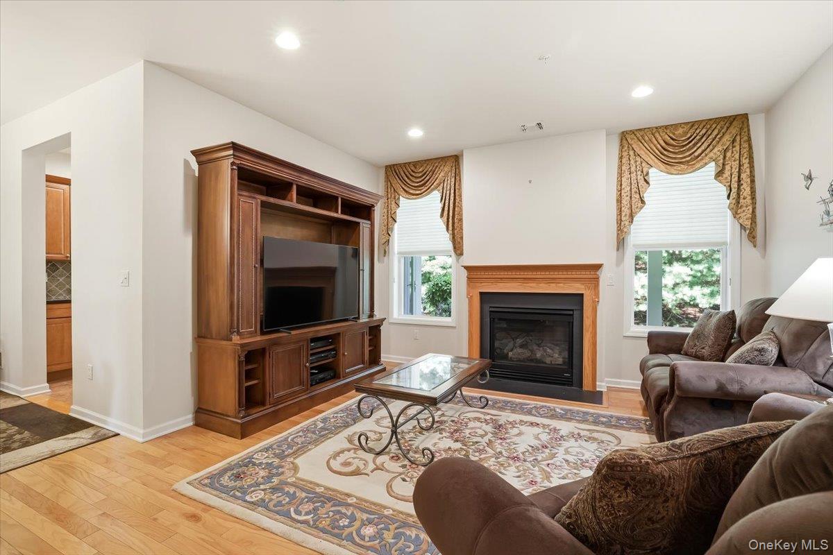 189 Symphony Drive Property Photo 8