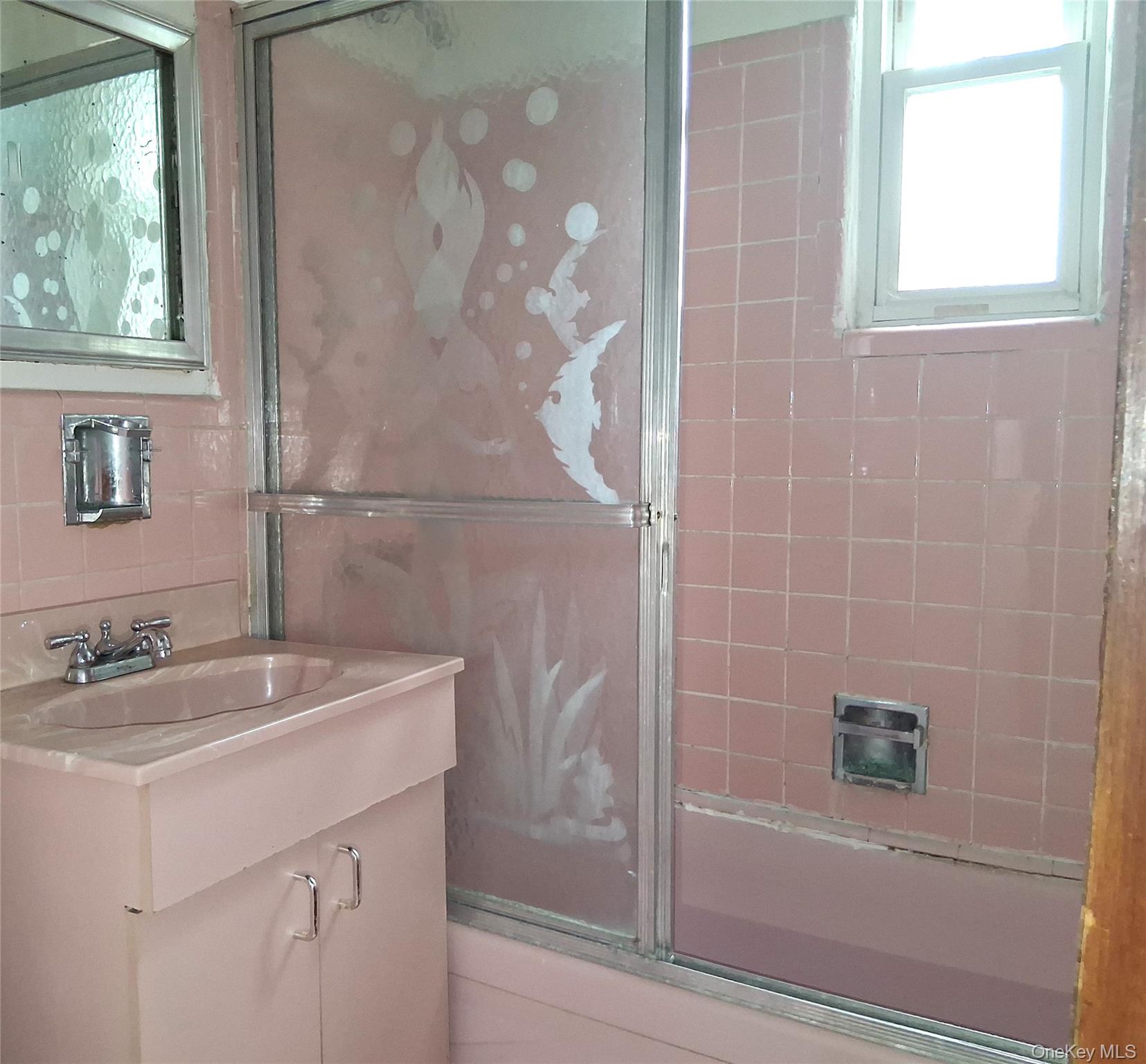 1386 Remsen Avenue Property Photo 7