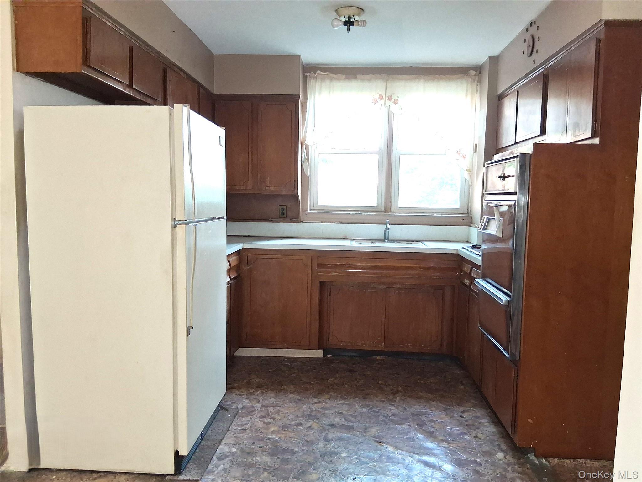 1386 Remsen Avenue Property Photo 13