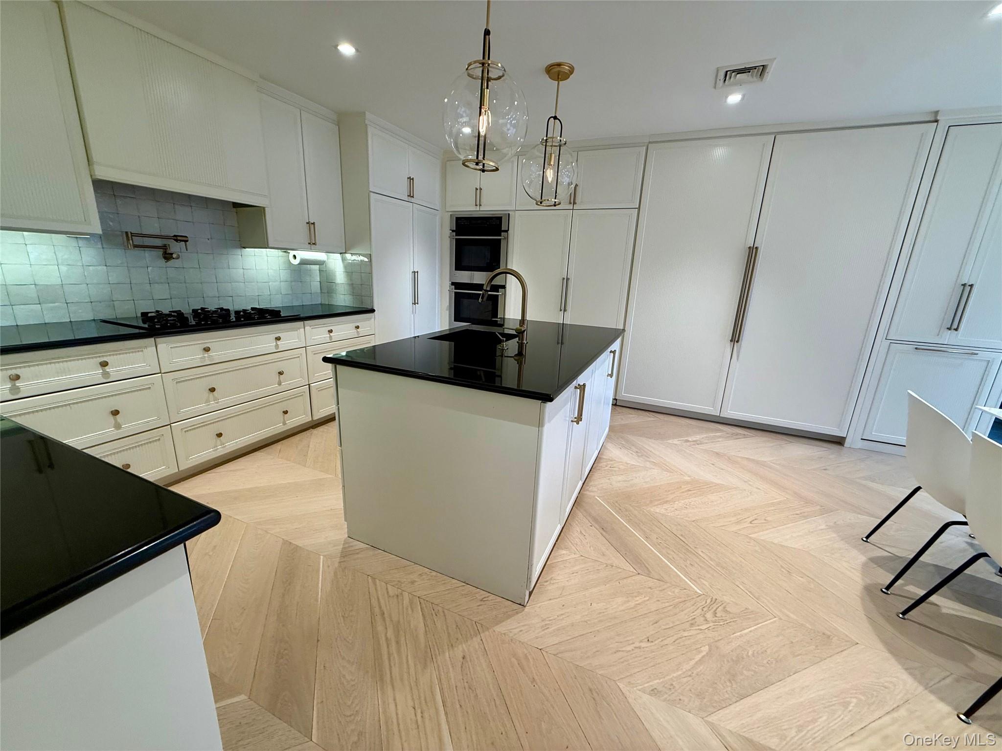 524 Woodmere Boulevard Property Photo 18