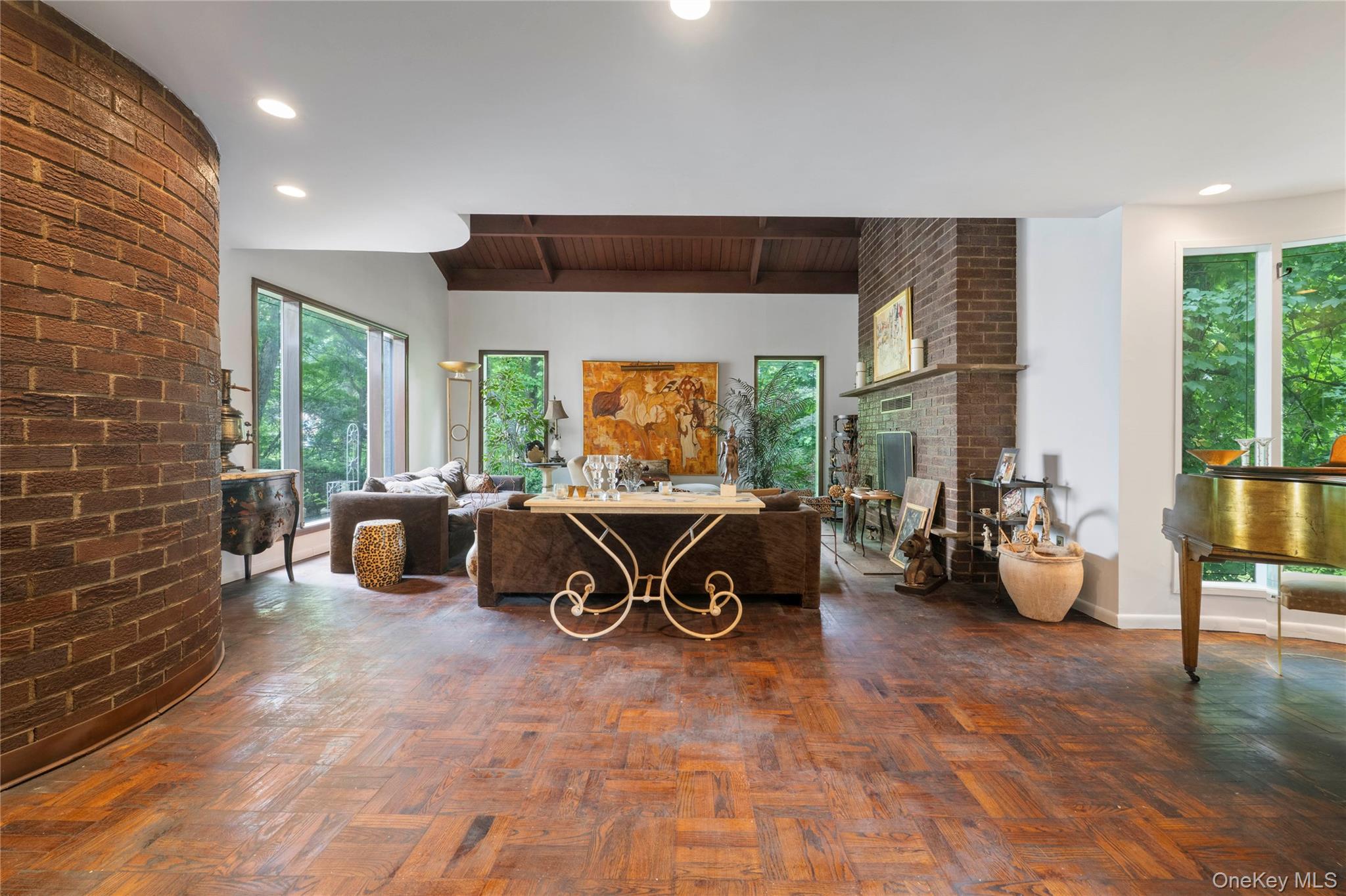 5250 Arlington Avenue Property Photo 10