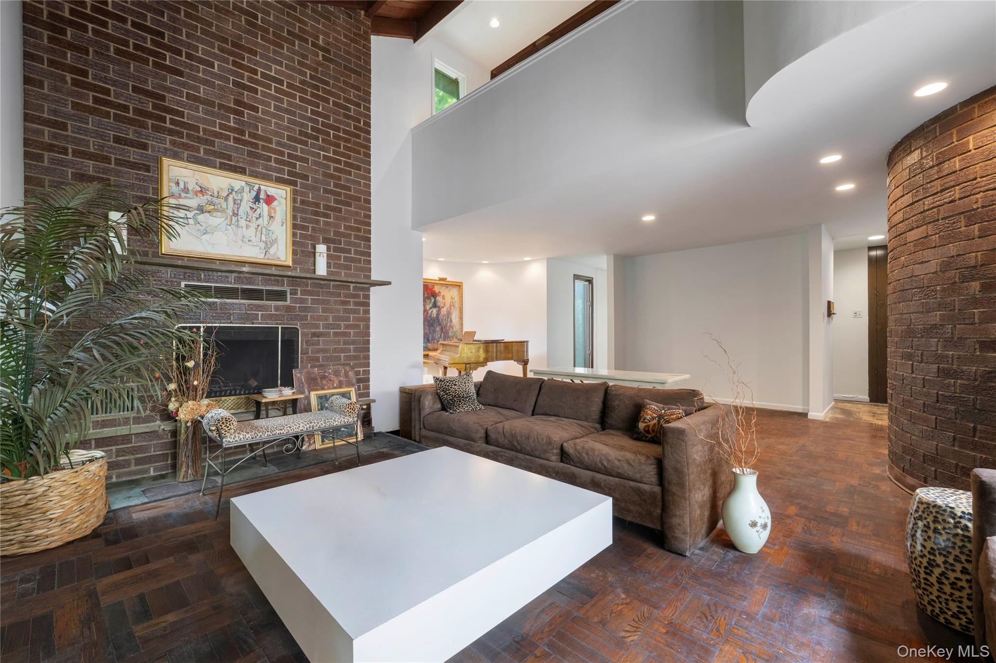 5250 Arlington Avenue Property Photo 12