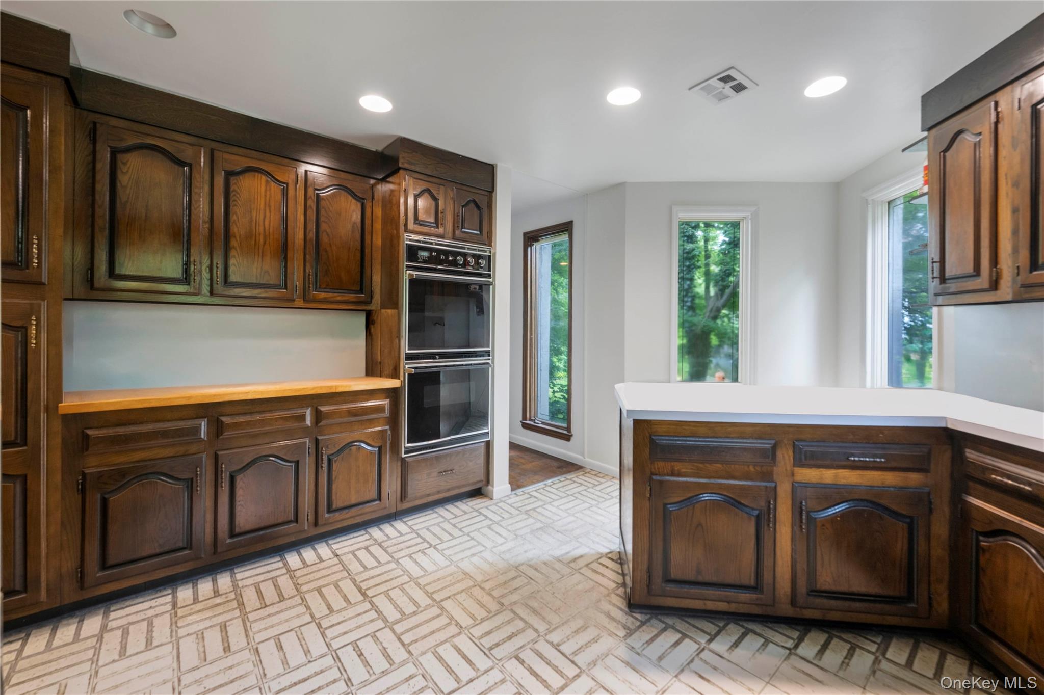 5250 Arlington Avenue Property Photo 13