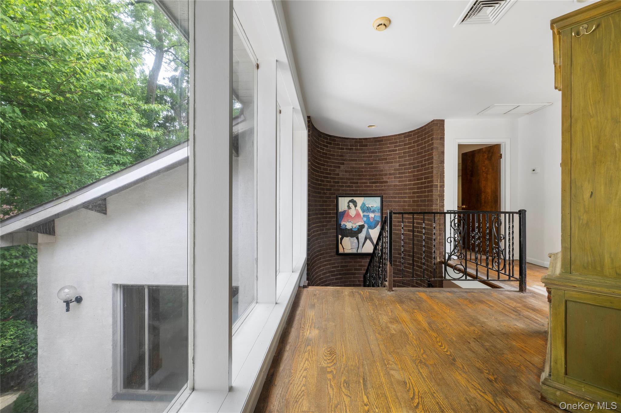 5250 Arlington Avenue Property Photo 19