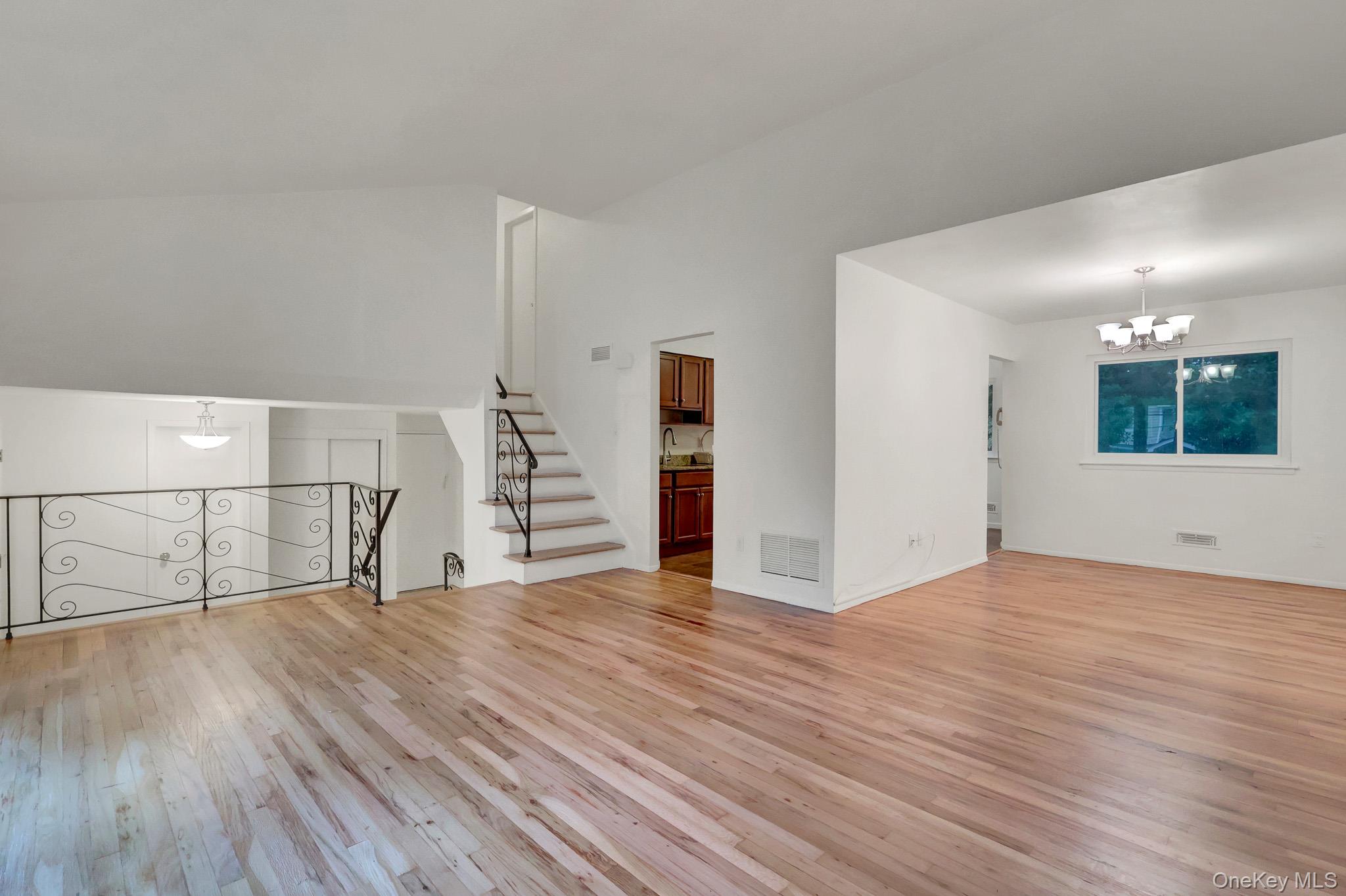 135 Atlantic Place Property Photo 6