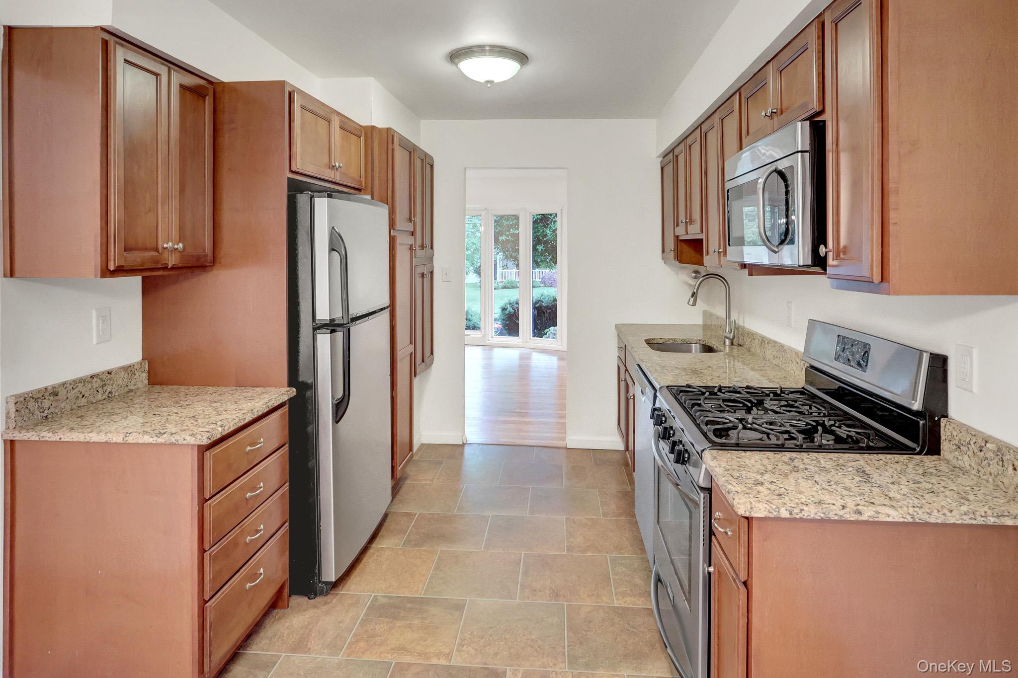 135 Atlantic Place Property Photo 13