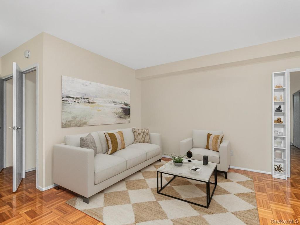 6 Fordham Hill Oval 10f Property Photo 4