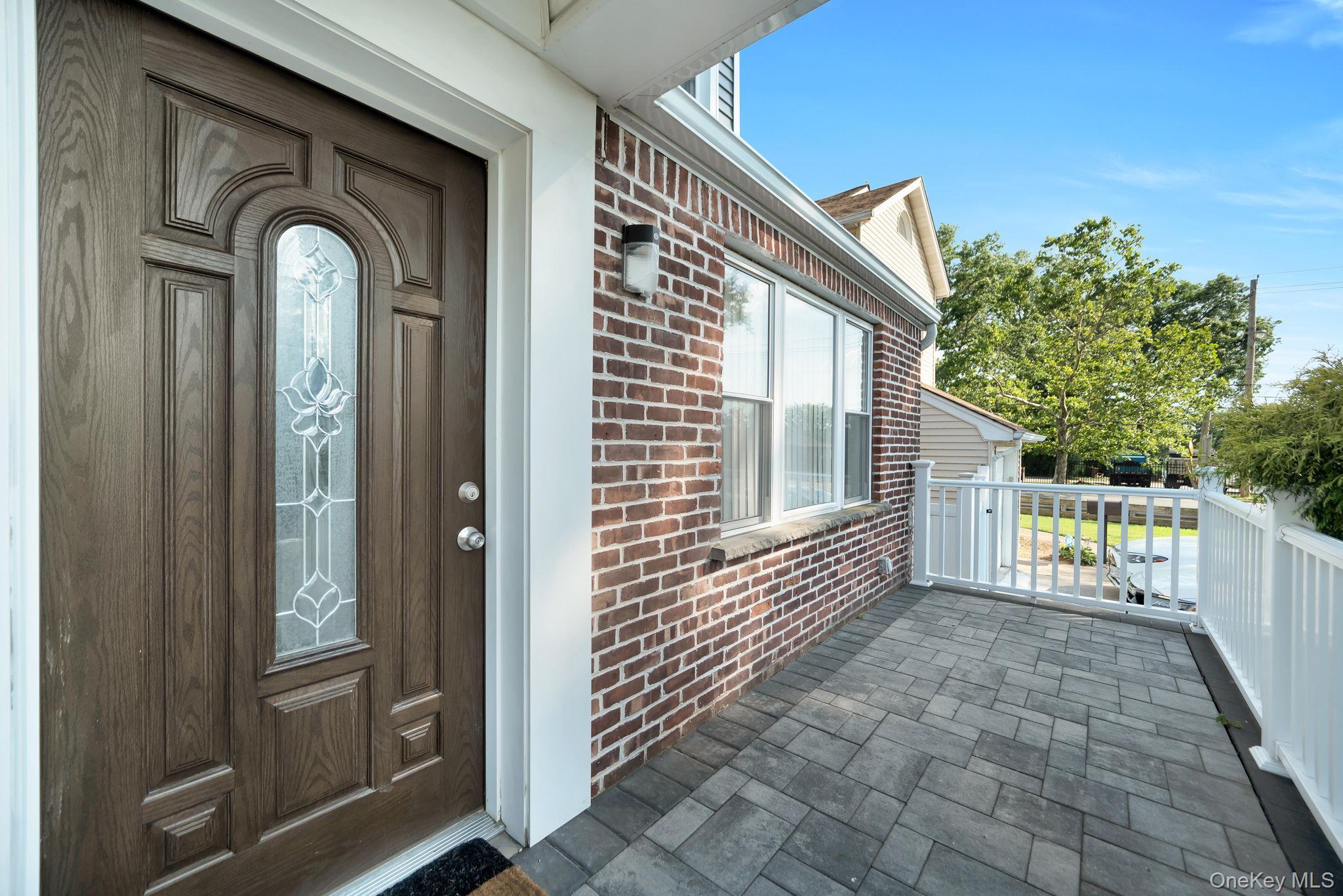 102 Strattford Road Property Photo 2