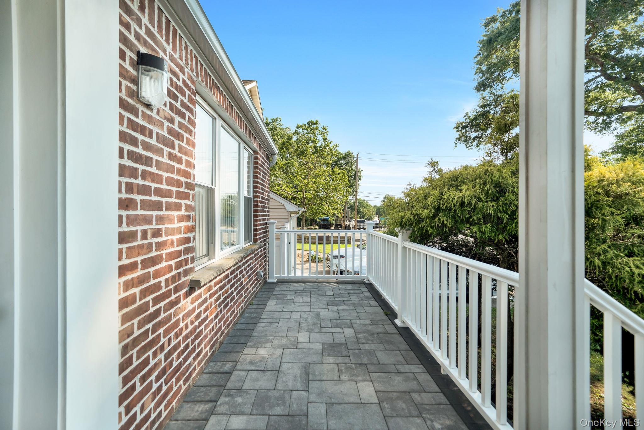 102 Strattford Road Property Photo 3