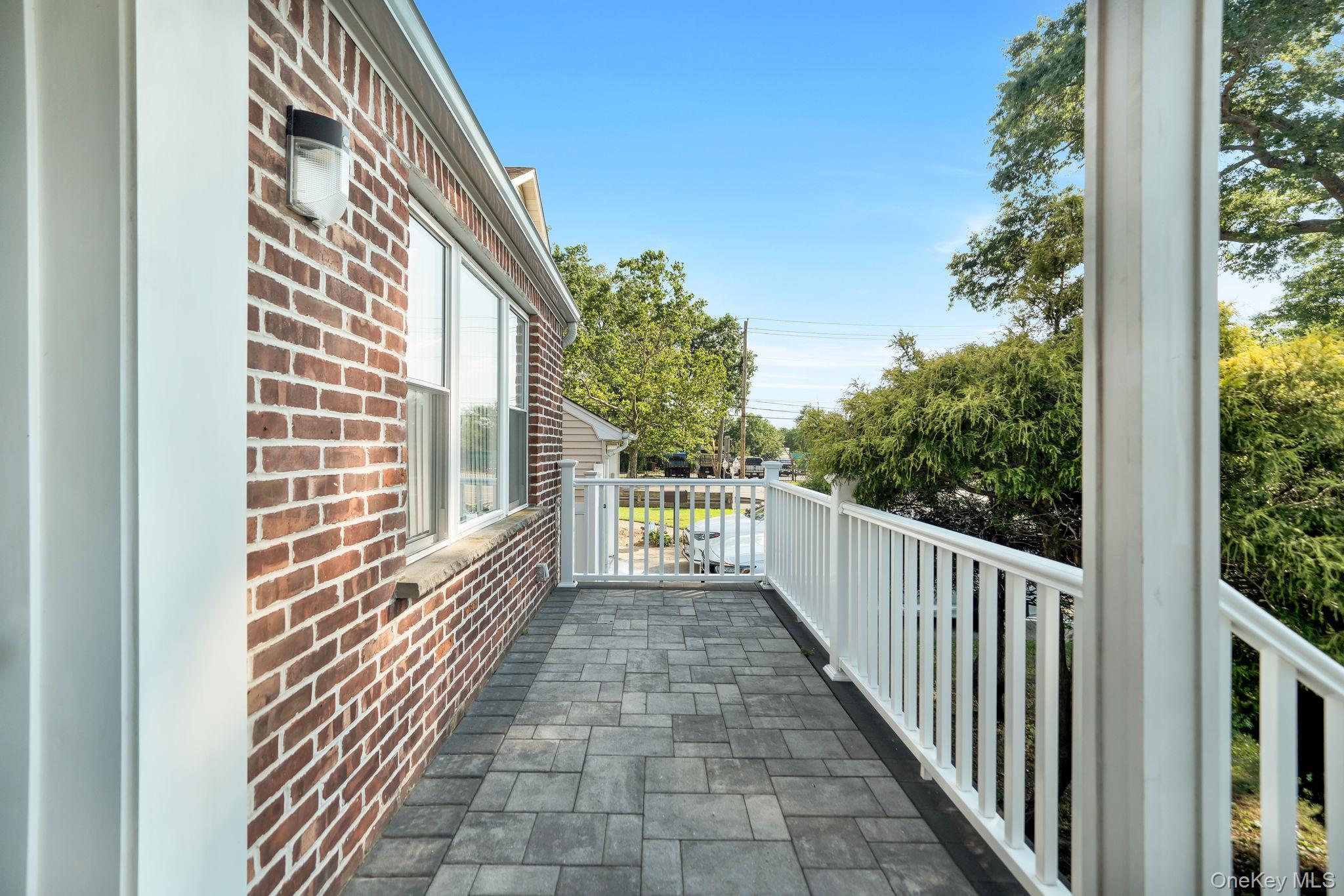 102 Strattford Road Property Photo 3
