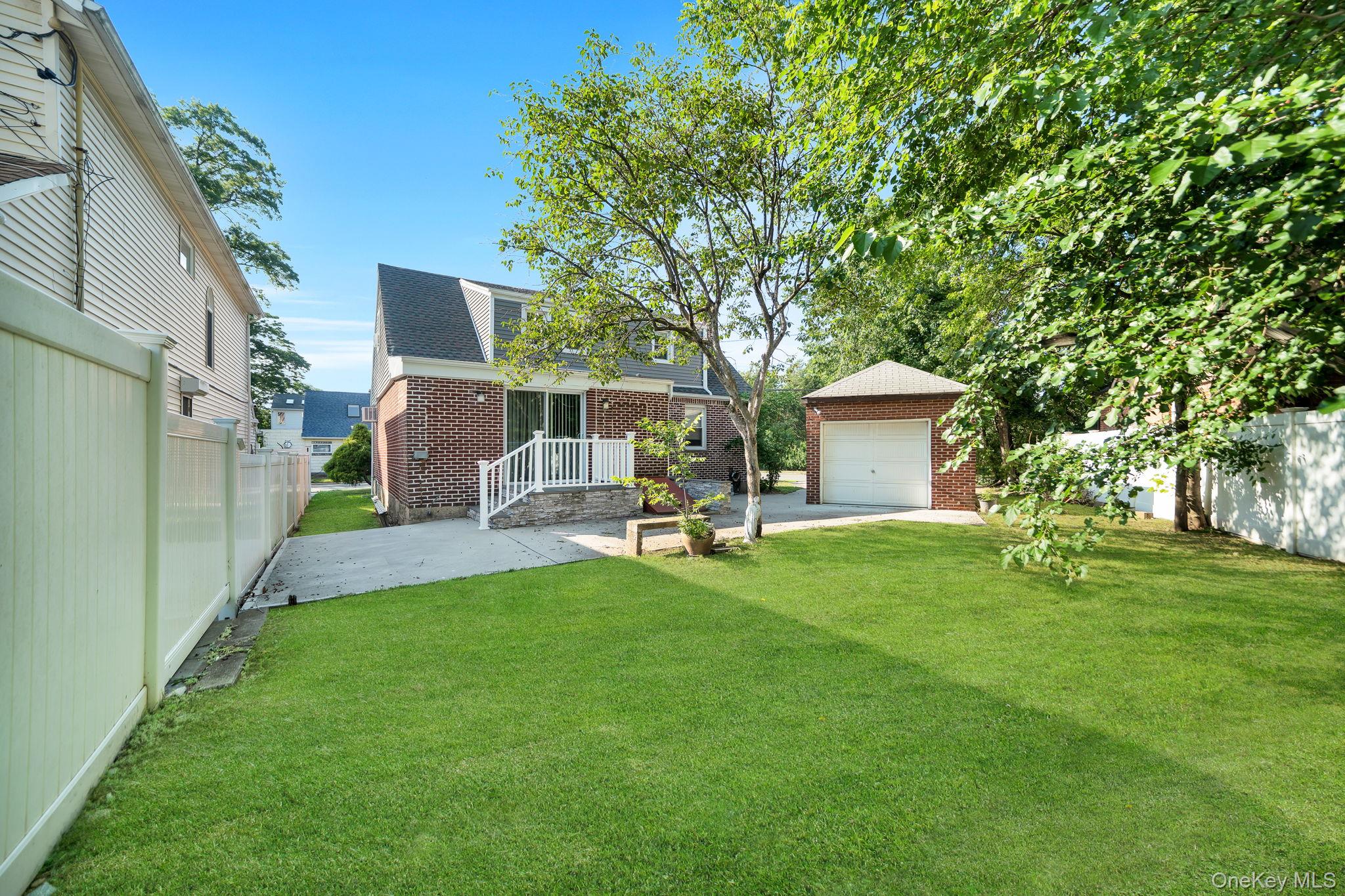 102 Strattford Road Property Photo 27