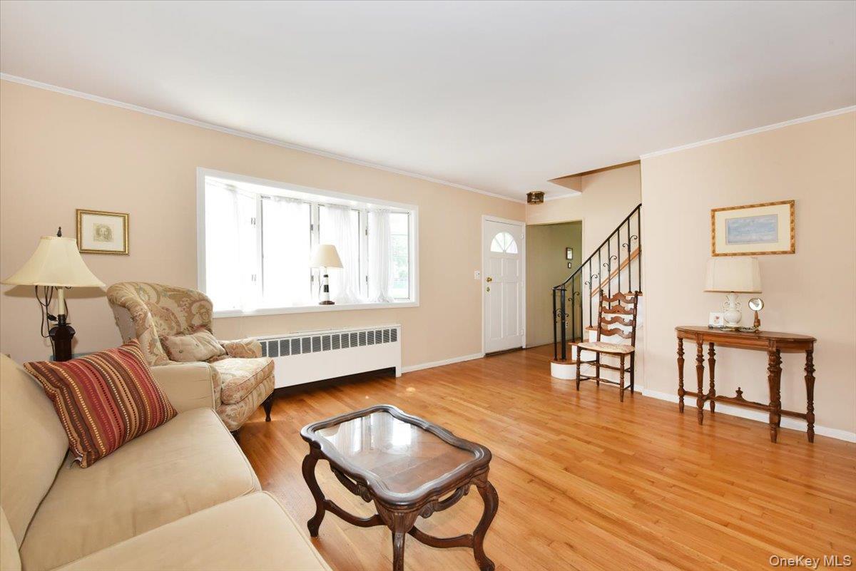 344 New York Avenue Property Photo 5