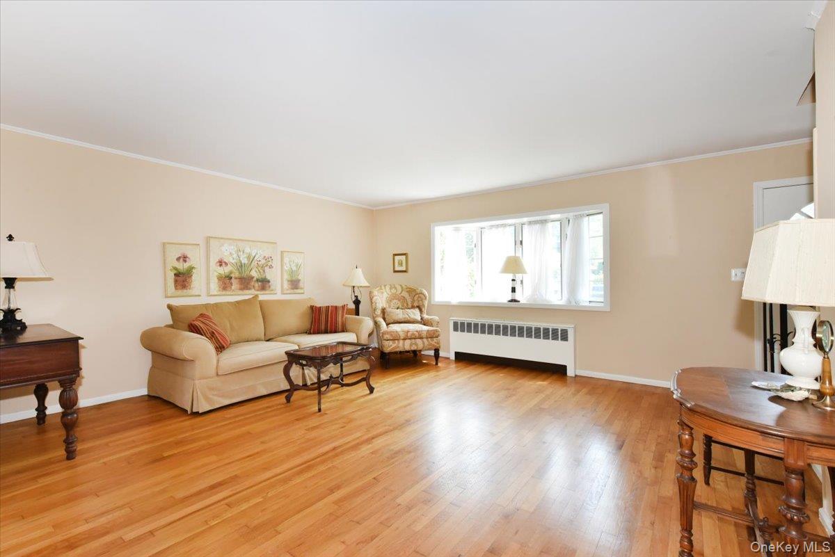 344 New York Avenue Property Photo 6