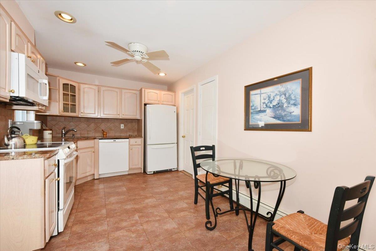 344 New York Avenue Property Photo 17