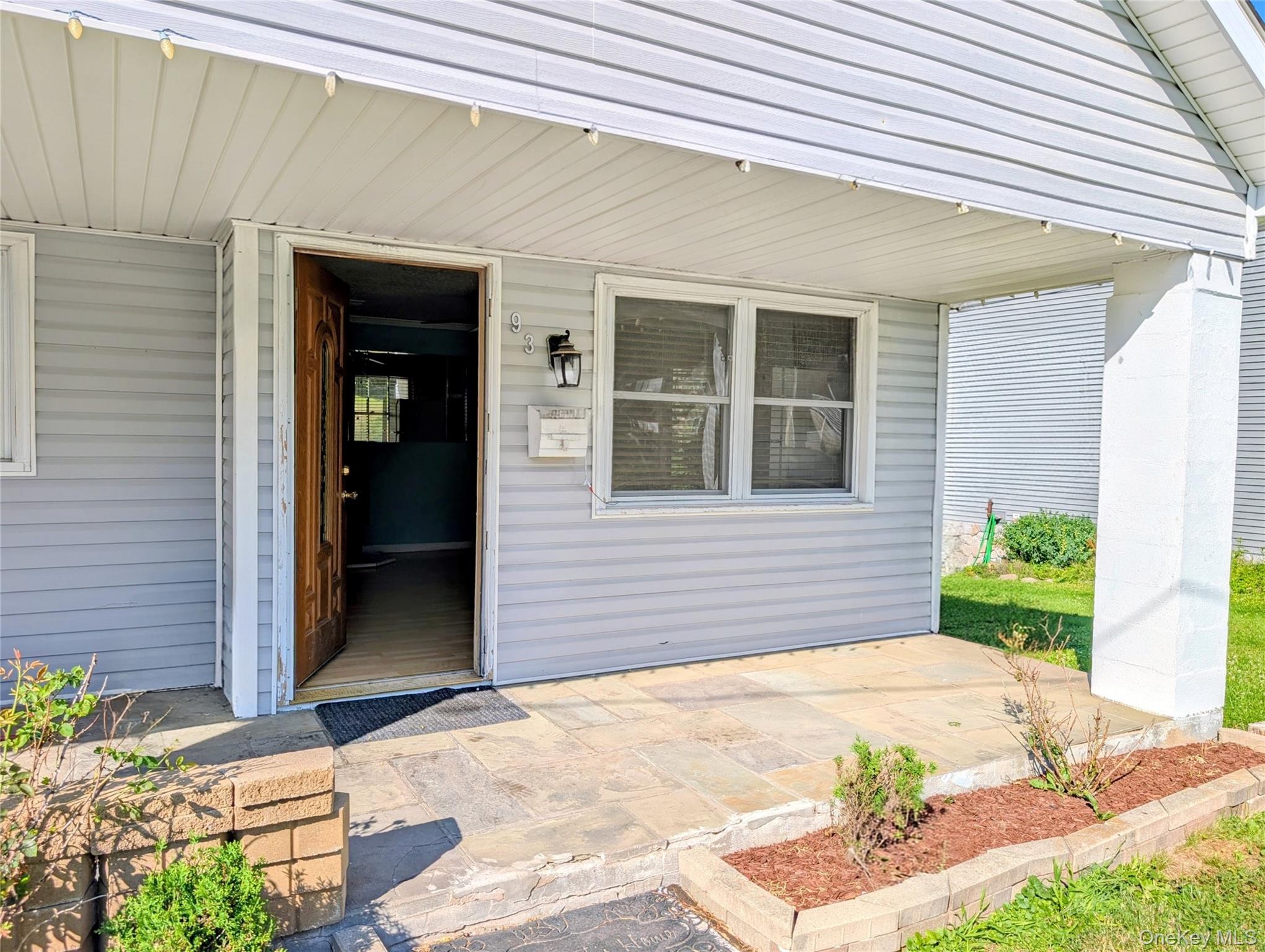 93 Carrier Street Property Photo 4