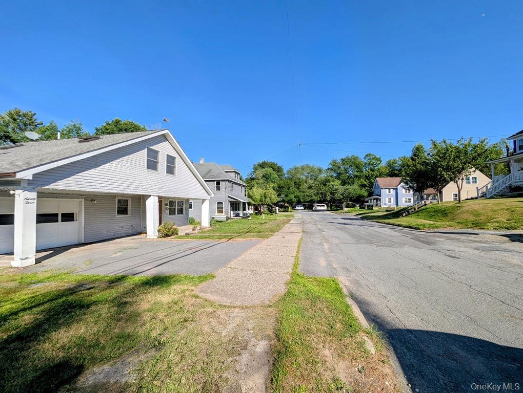 93 Carrier Street Property Photo 37
