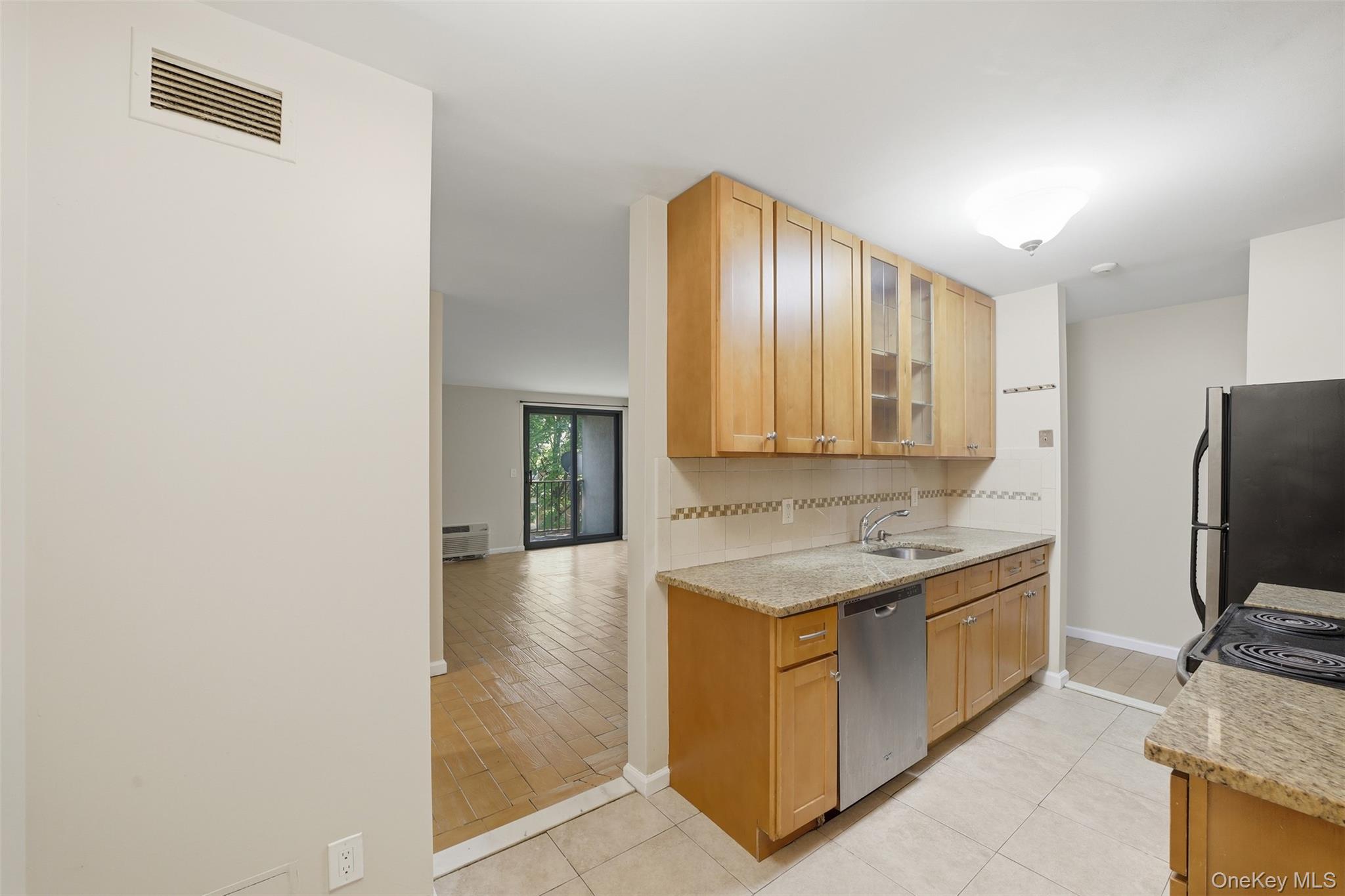 421 N Broadway 17 Property Photo 4
